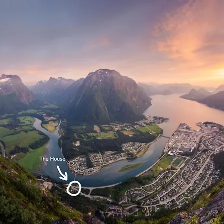 Vertical - Trollveggen Проживание в семье