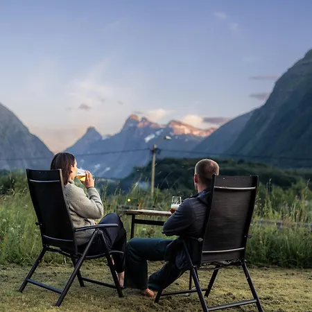 Vertical - Trollveggen *